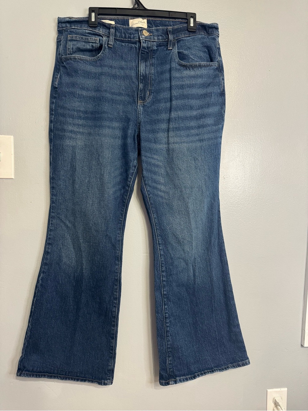 Universal Thread High Rise Flare Jeans Size 16S Short Medium Wash Stretch